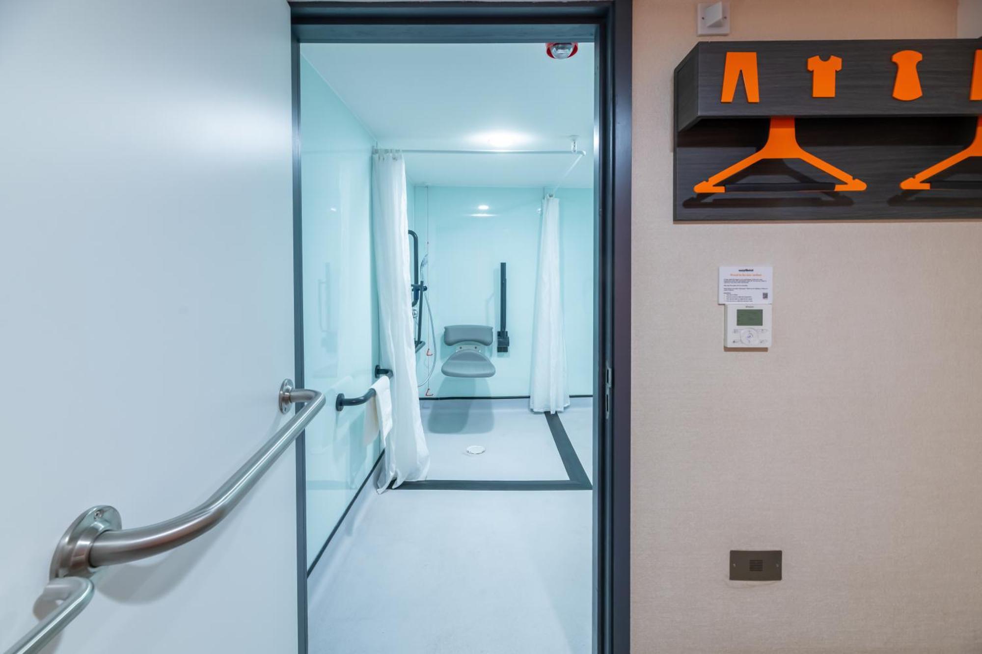 Easyhotel Hotel