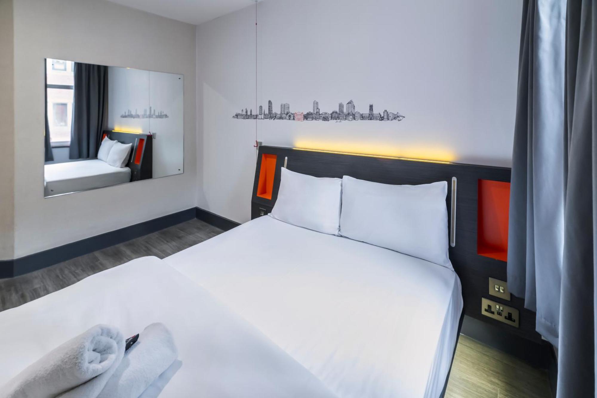 Hotel Easyhotel 3*