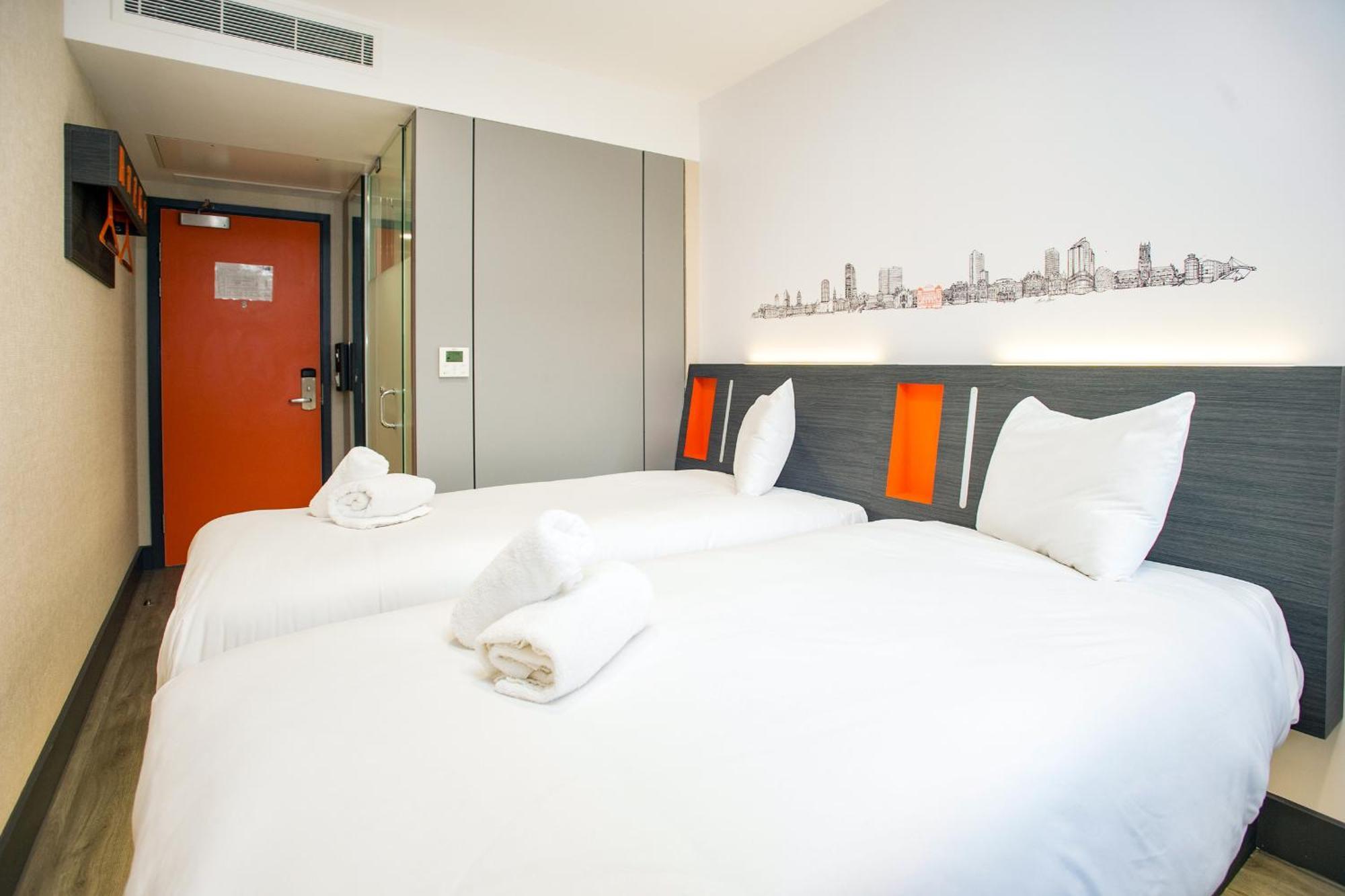 Hotel Easyhotel 3*