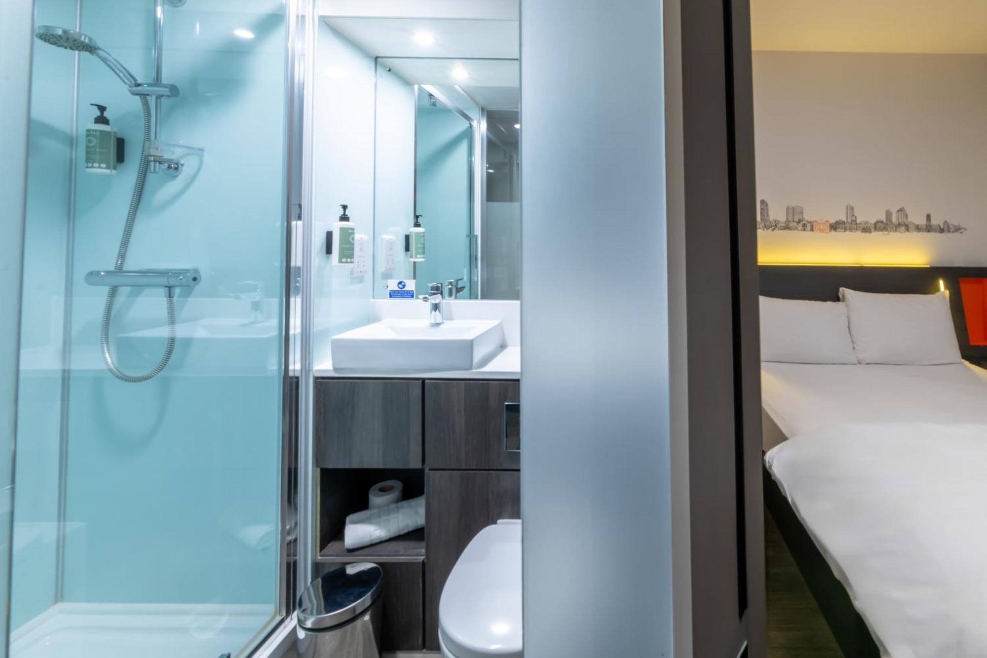 Hotel Easyhotel 3*