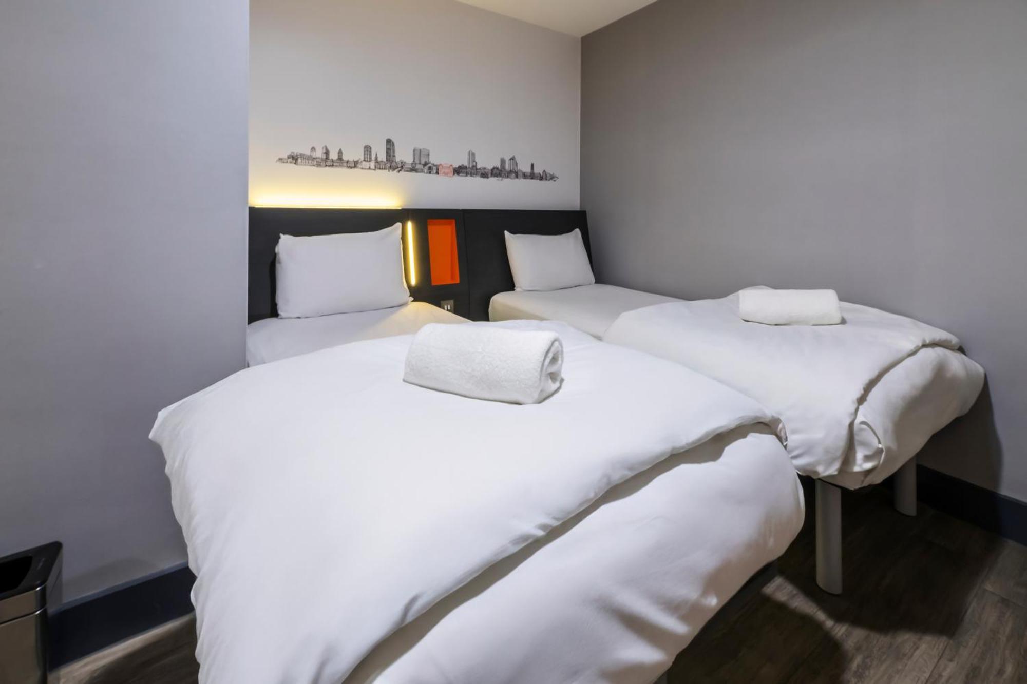 Easyhotel 3*